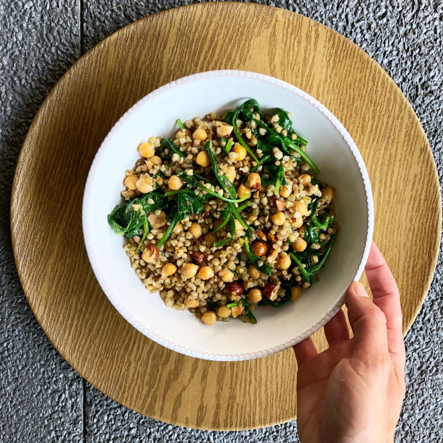 SPÄTZLE DI FARINA INTEGRALE CON SPINACI E RAGU' DI NOCCIOLE - VitalmenteBio